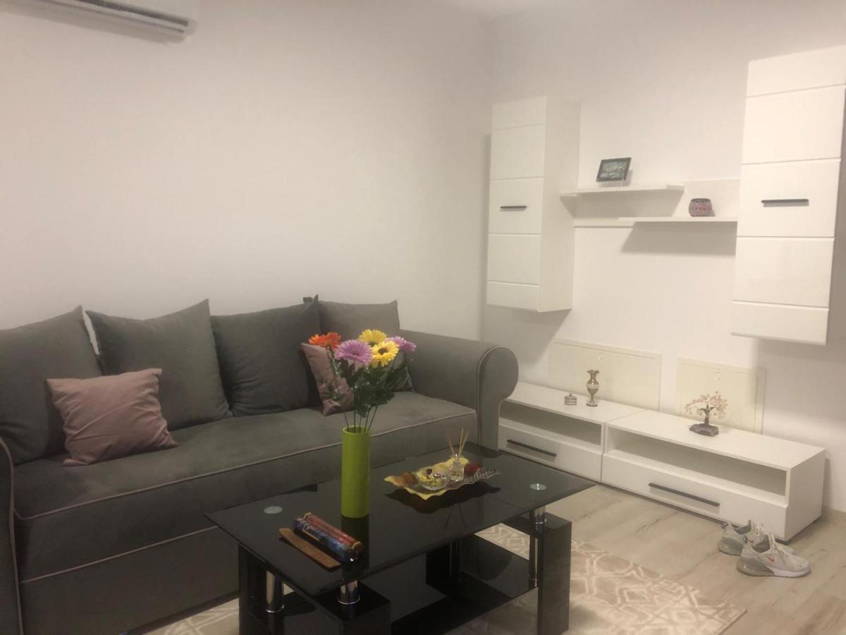 Apartament Cu 2 Camere Oradea Luaran gambar